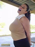 lucyTH29032009_02.jpg
