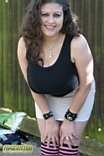 deniseTH0402010_02.jpg