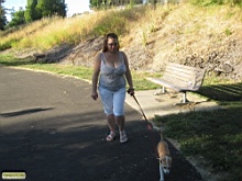 vittoriaTHwalkingthedog_081.jpg