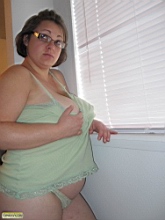 vittoriaTHgreentee_005.jpg