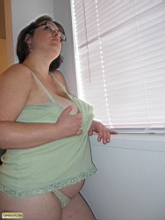 vittoriaTHgreentee_007.jpg