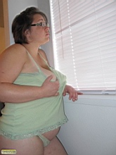vittoriaTHgreentee_009.jpg