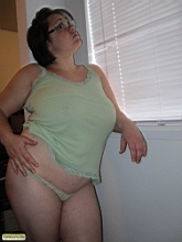 vittoriaTHgreentee_013.jpg