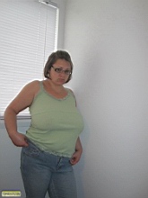 vittoriaTHgreentee_031.jpg