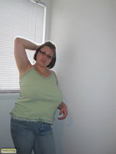 vittoriaTHgreentee_033.jpg