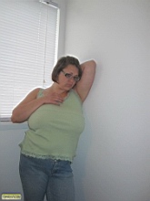 vittoriaTHgreentee_035.jpg