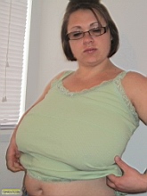 vittoriaTHgreentee_047.jpg